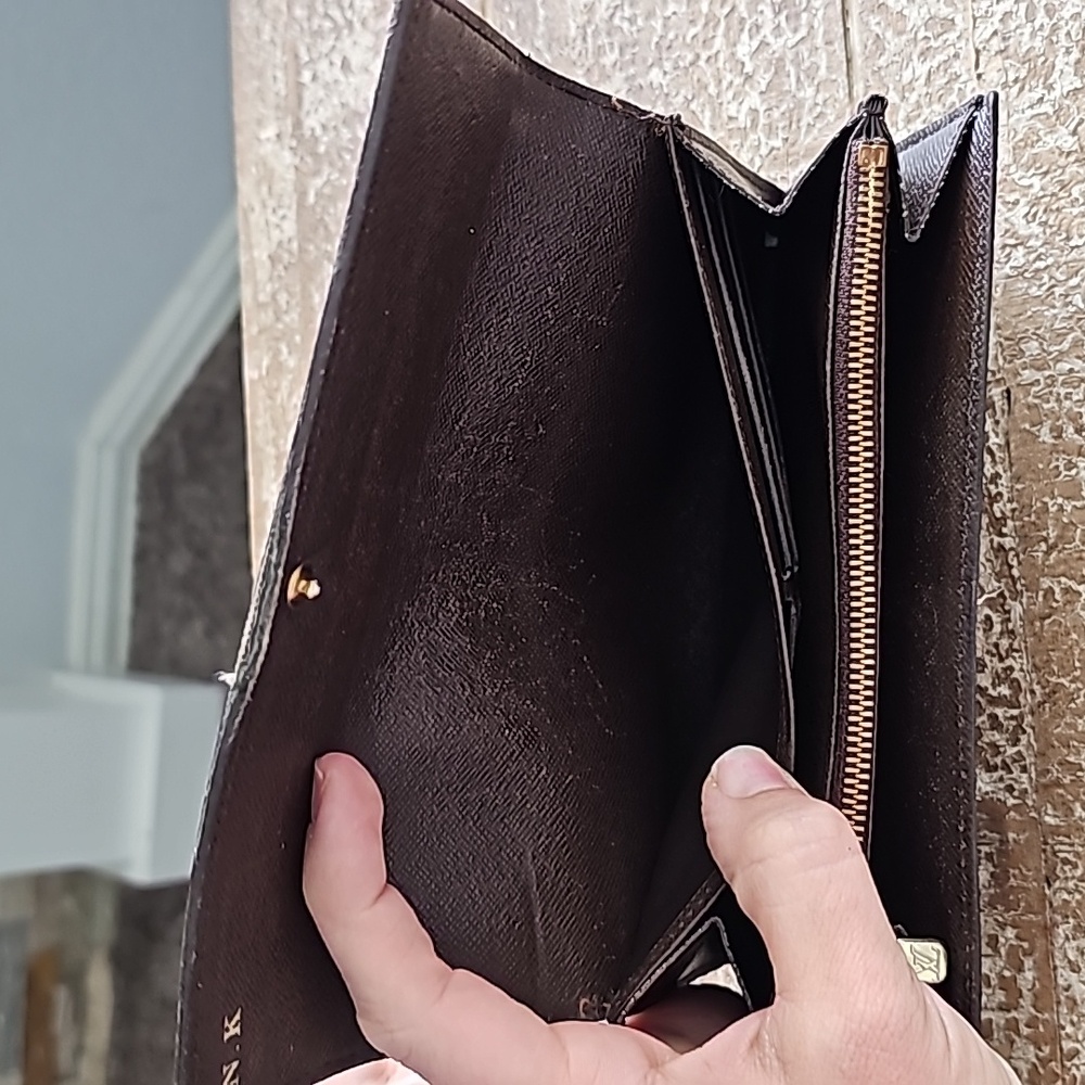 Louis Vuitton Damier Ebene Wallet - Picture 10 of 17